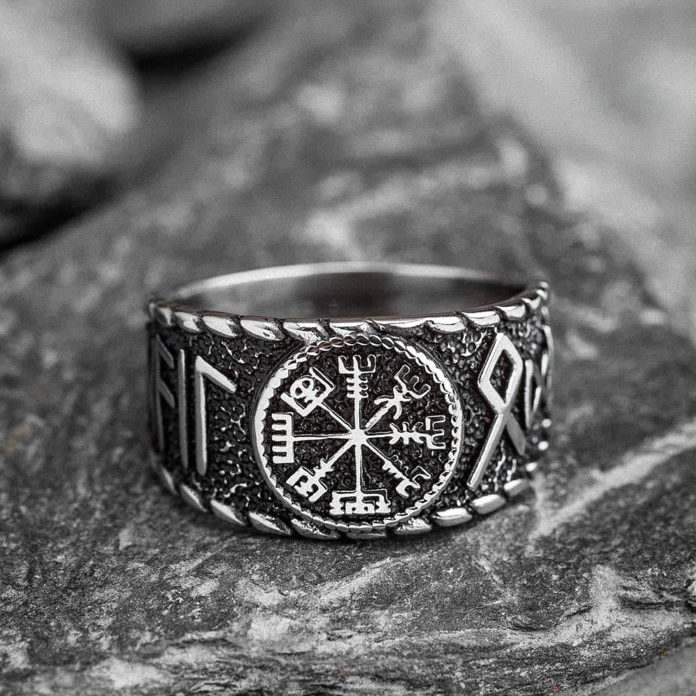 WorldNorse Wikingerring aus Edelstahl mit Vegvisir und Runen