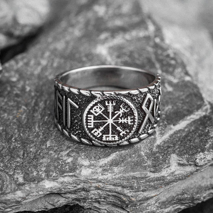 WorldNorse Wikingerring aus Edelstahl mit Vegvisir und Runen