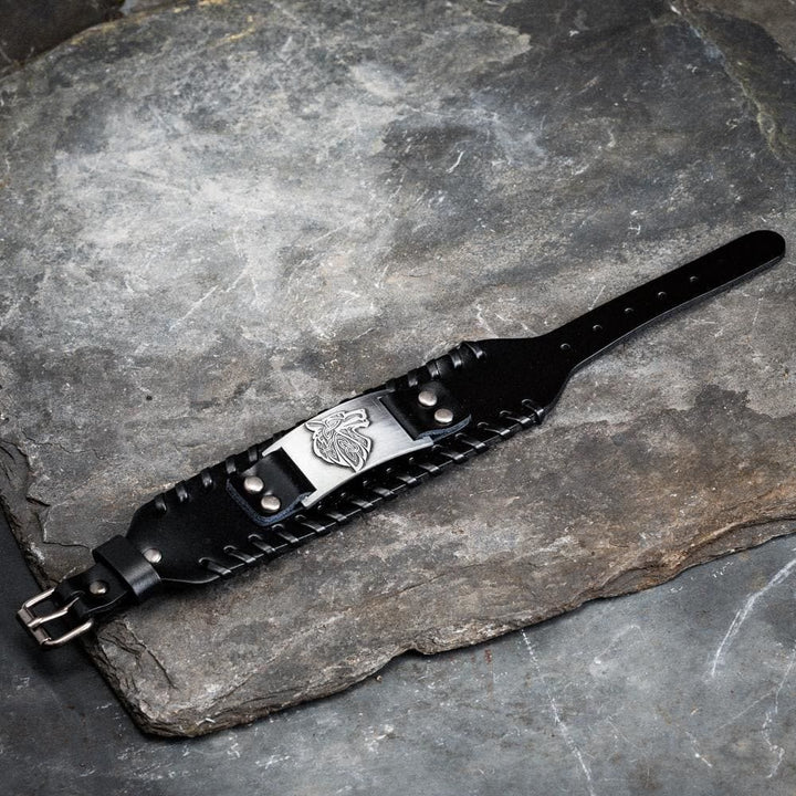 WorldNorse Armreif aus echtem Leder mit Schnalle, Wölfe, Metallarmband