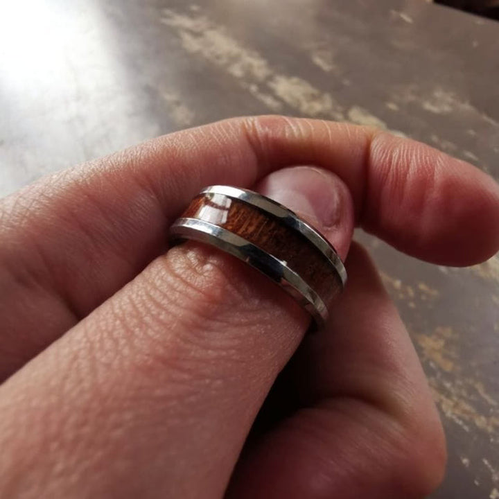 WorldNorse Edelstahl-Ring mit Yggdrasil und Holzeinlage