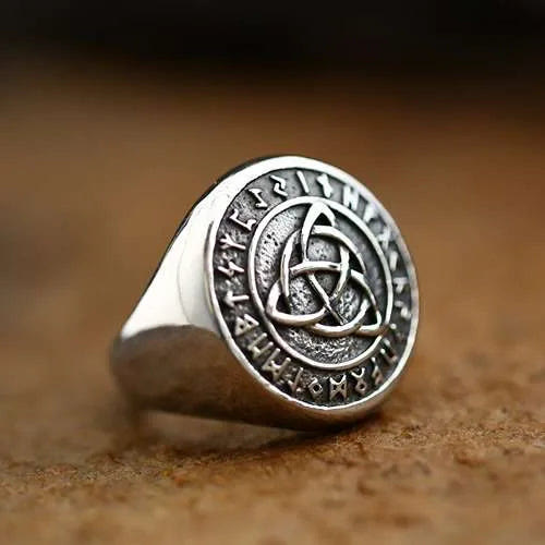 WorldNorse – Einfacher, klobiger Ring mit Rune und Keltischer Knoten