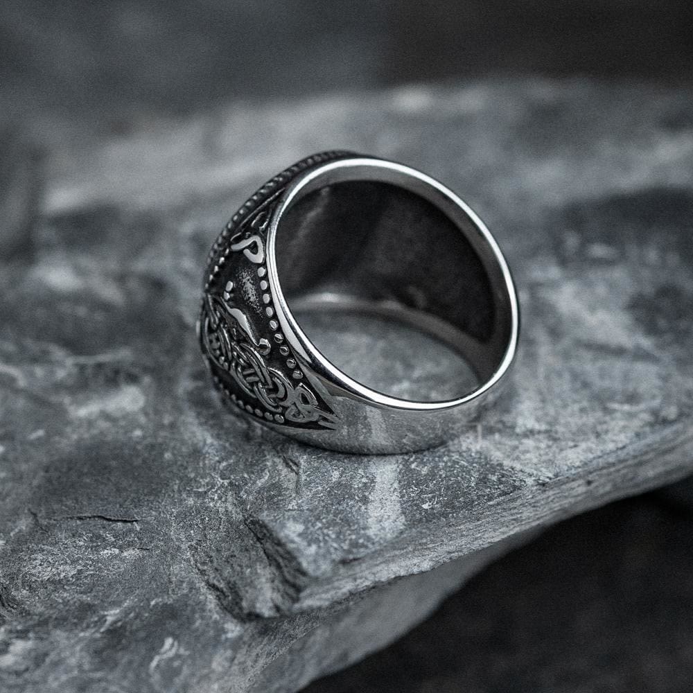 WorldNorse Helm Of Awe Rune und Triquetra Amulett Ring