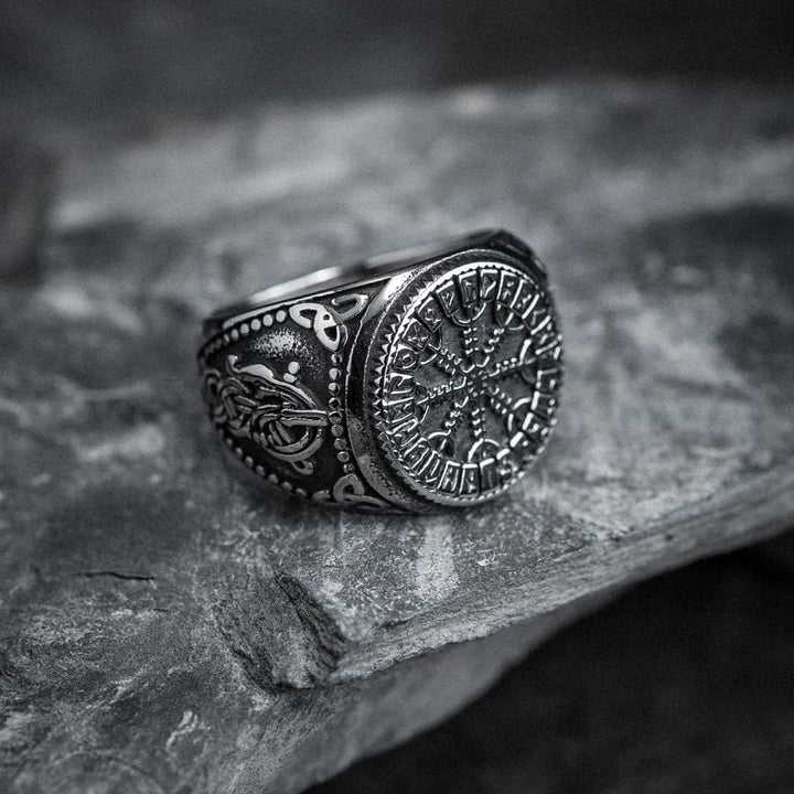 WorldNorse Helm Of Awe Rune und Triquetra Amulett Ring