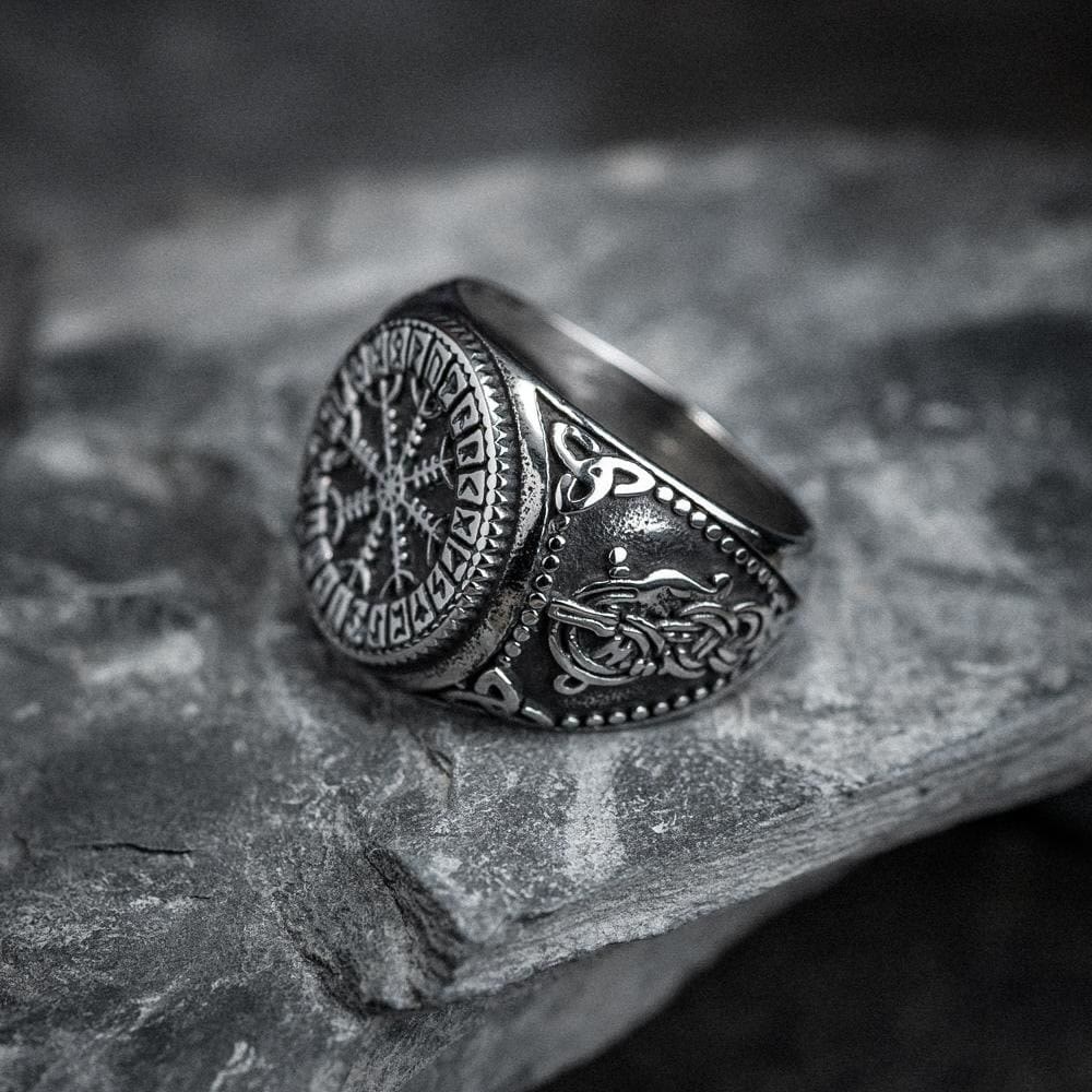 WorldNorse Helm Of Awe Rune und Triquetra Amulett Ring