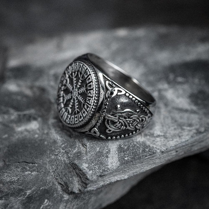 WorldNorse Helm Of Awe Rune und Triquetra Amulett Ring