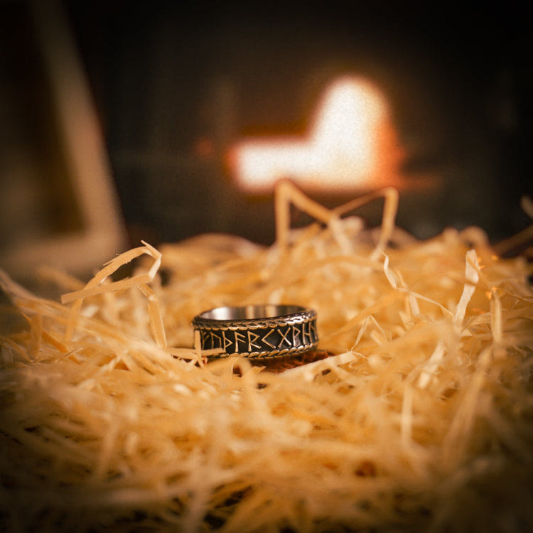 WorldNorse Antiker Wikinger Rune und Knotenring aus Edelstahl