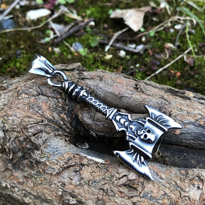 WorldNorse Halskette mit nordischem Totenkopf und Wikinger-Doppelaxt