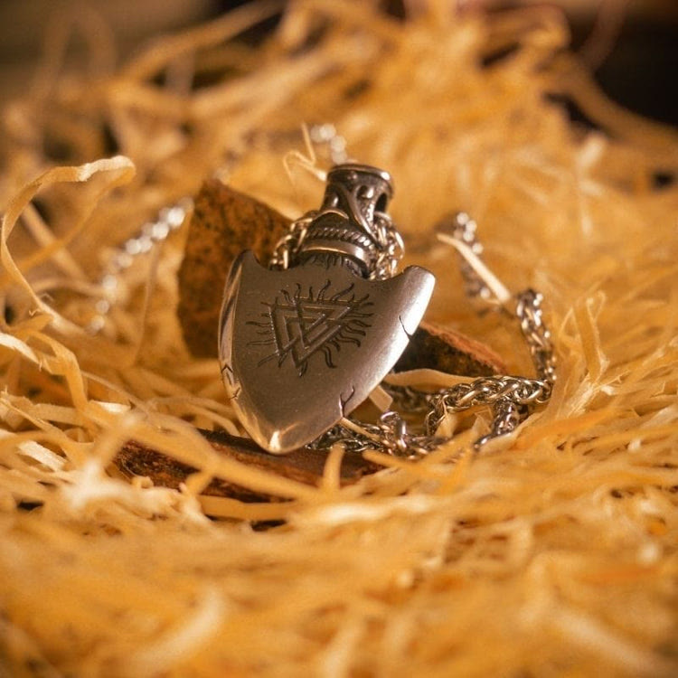 WorldNordische Valknut mit Vegvisir Pfeilspitzen-Halskette