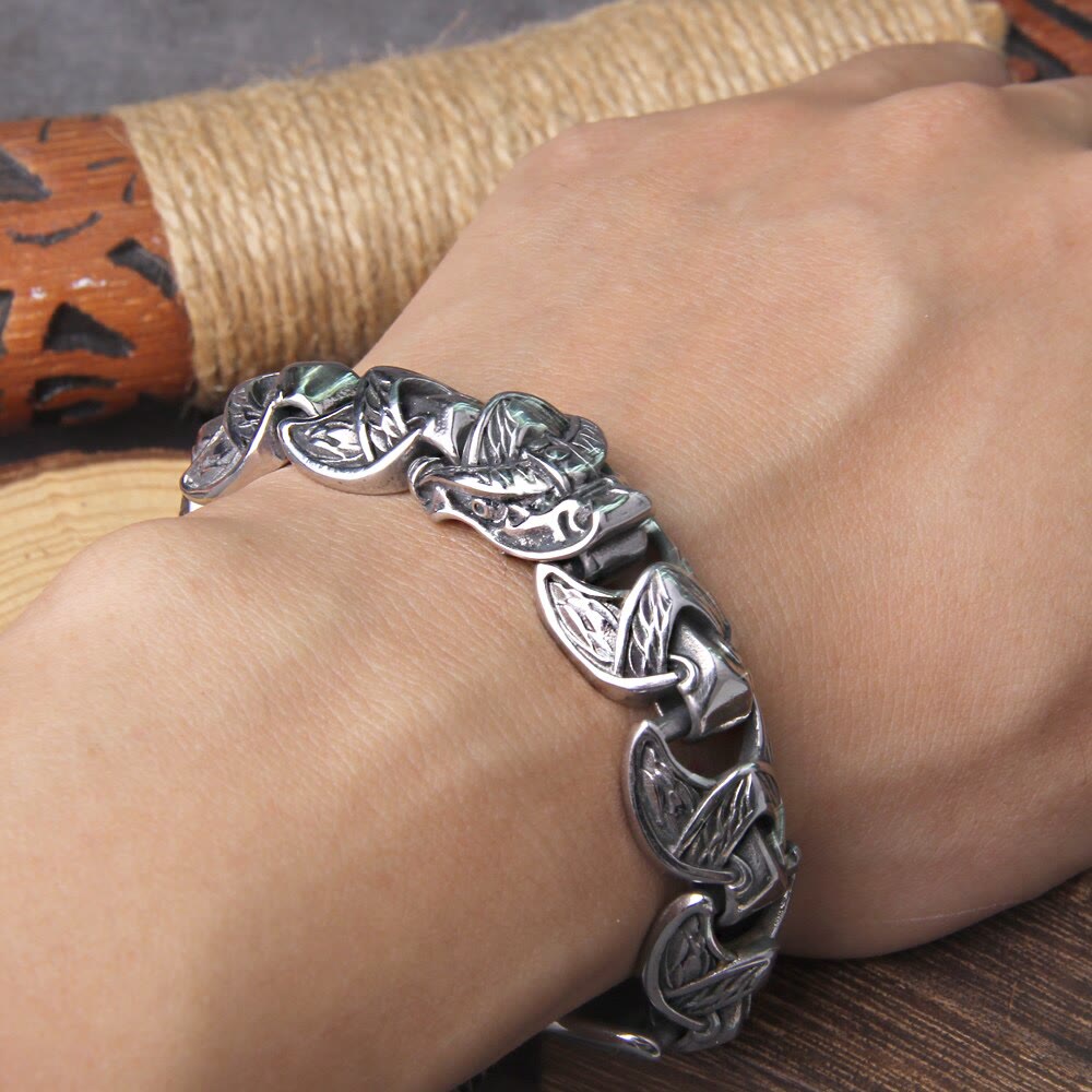 WorldNorse Das vergoldete Wikingerarmband mit Schlangenschuppen