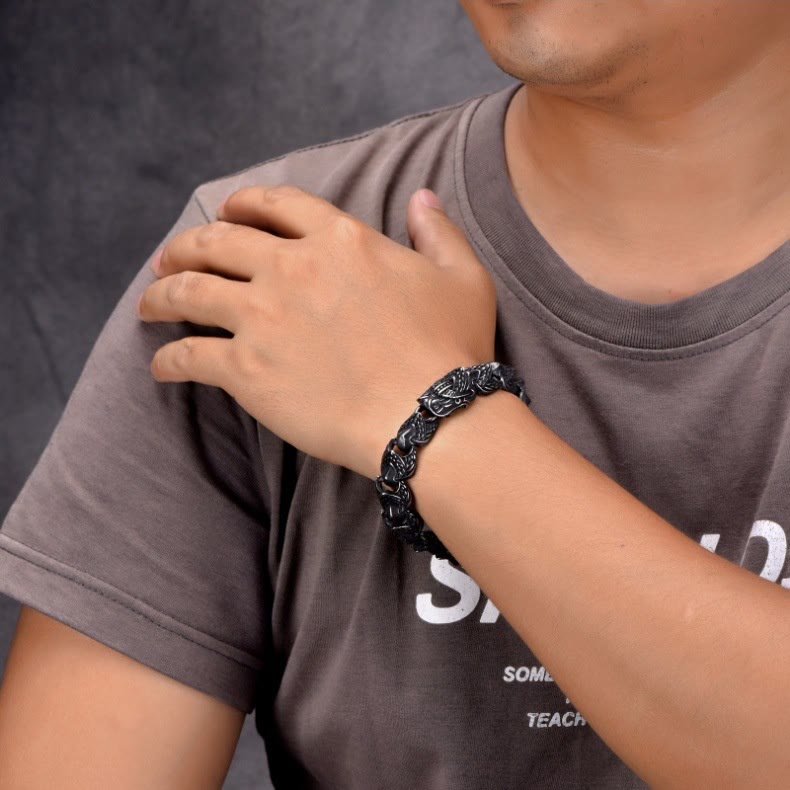 WorldNorse Das vergoldete Wikingerarmband mit Schlangenschuppen