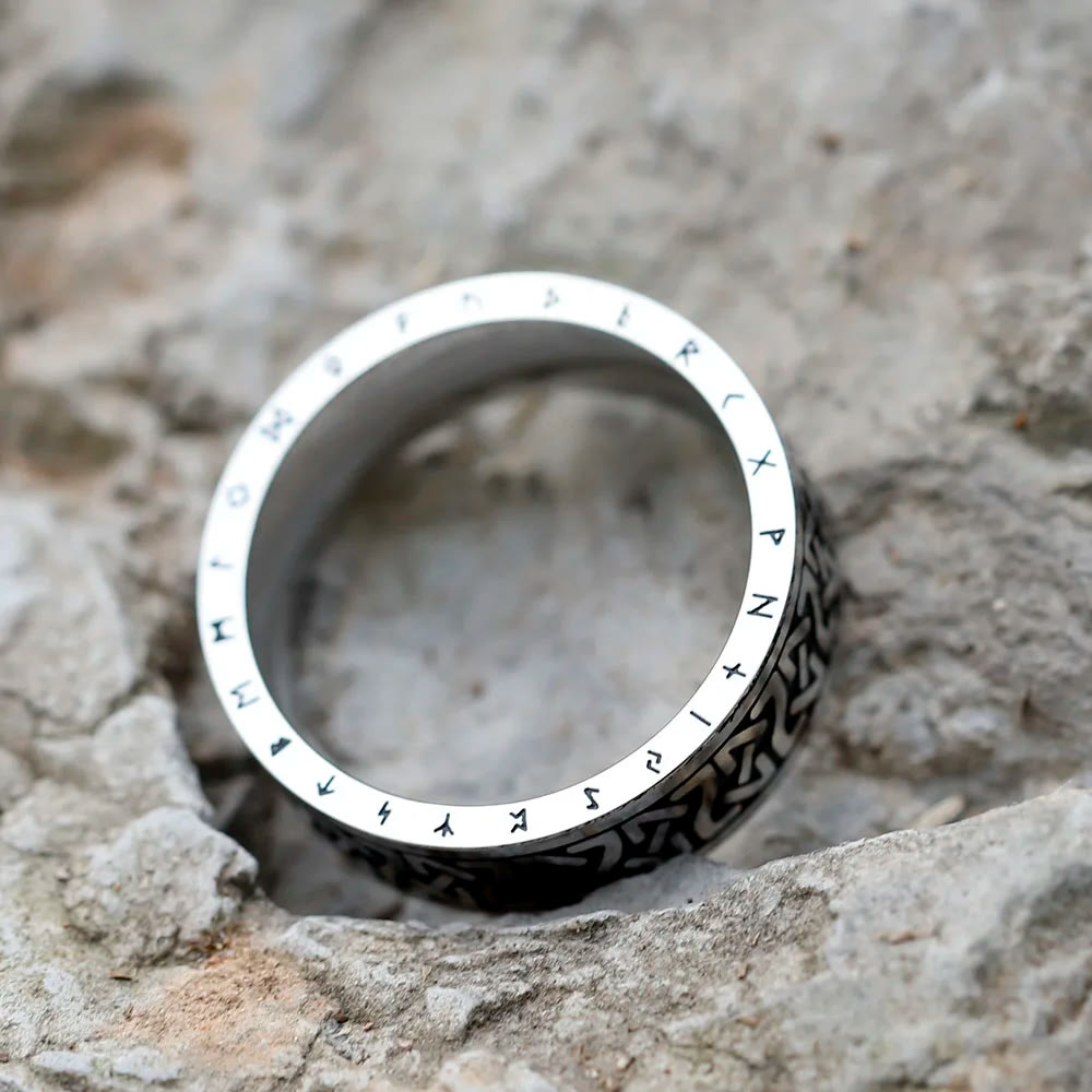 WorldNorse Wikinger- Rune -Ring aus Edelstahl