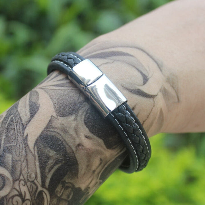 WorldNorse Lederarmband im Stil der nordischen Mythologie mit Wikingersymbolen