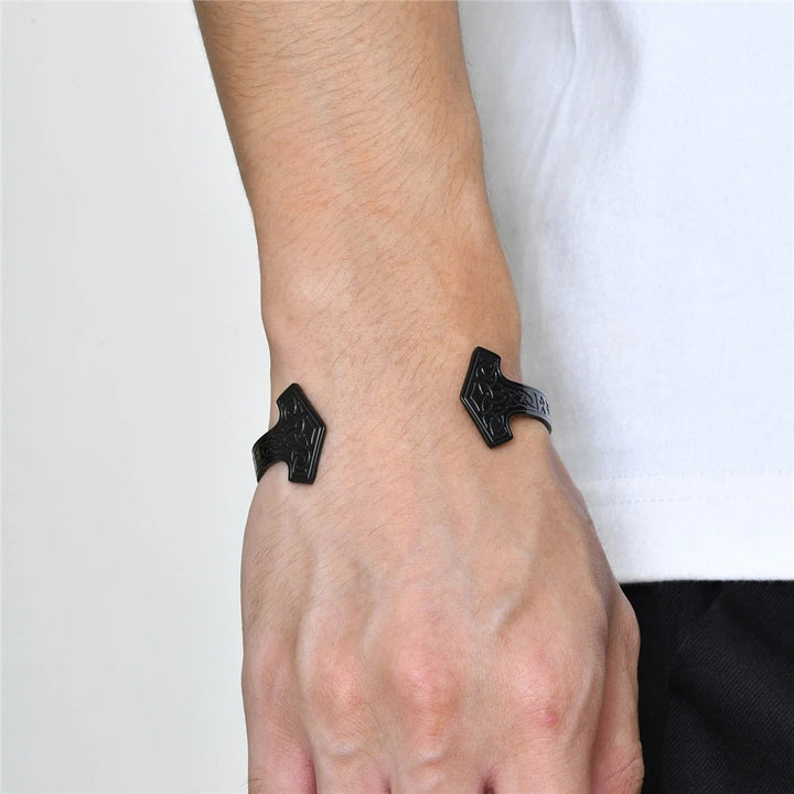 WorldNorse Mjölnir Keltischer Knoten Armreif Rune