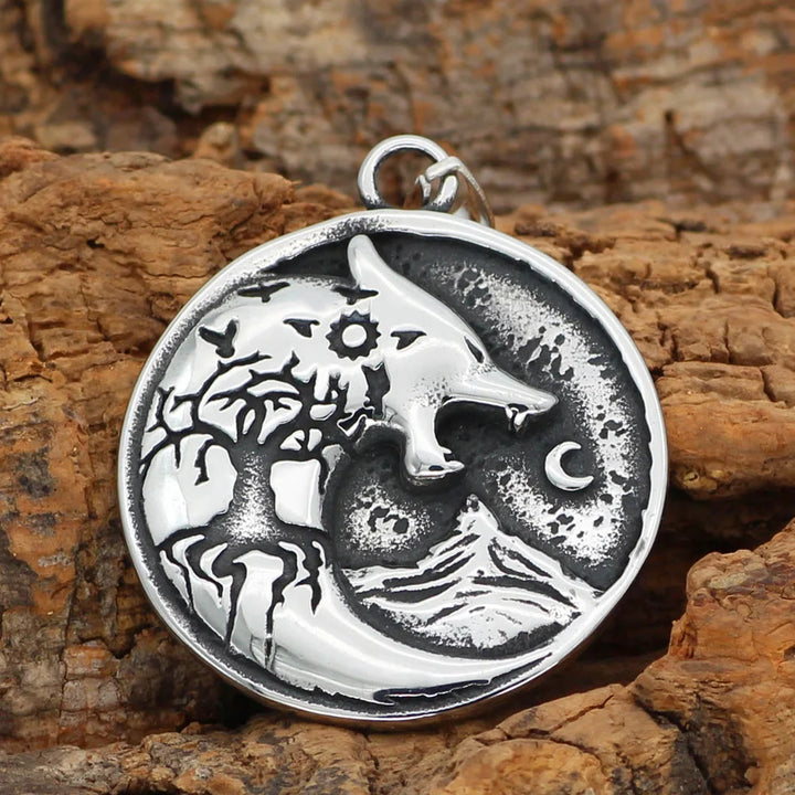 WorldNorse Wolf mit Mondnacht- Rune Amulett-Halskette