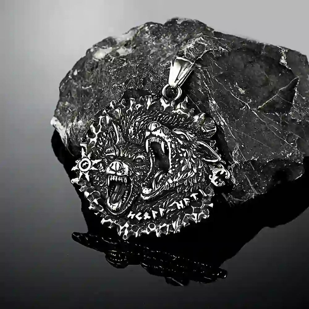 WorldNorse Nordische Halskette mit doppeltem Wolf