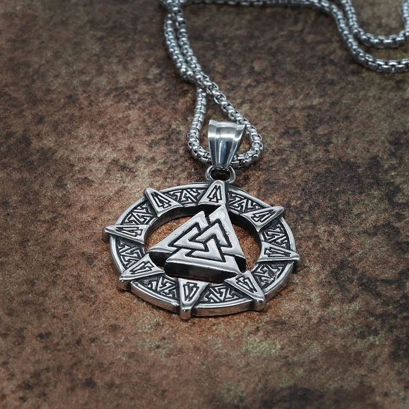 WorldNordische Valknut mit Futhark-Kreis aus der Wikingerzeit
