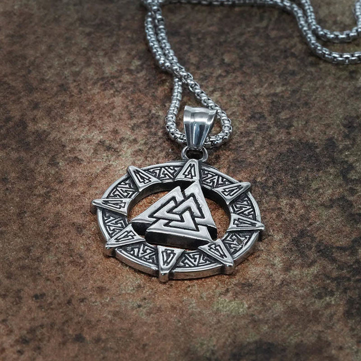 WorldNordische Valknut mit Futhark-Kreis aus der Wikingerzeit