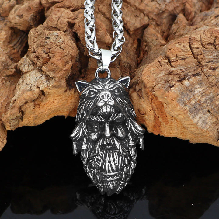 WorldNordischer Wikingerkrieger Ulfhednar mit Wolf