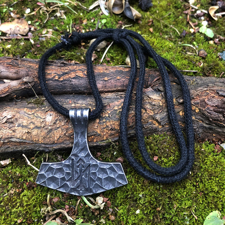 WorldNorse Old Jarl Mjölnir Rune -Halskette
