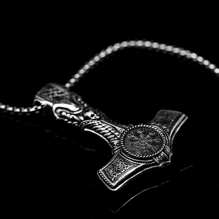 WorldNorse Halskette mit Totenkopf und Wikingersymbol aus 925er Sterlingsilber