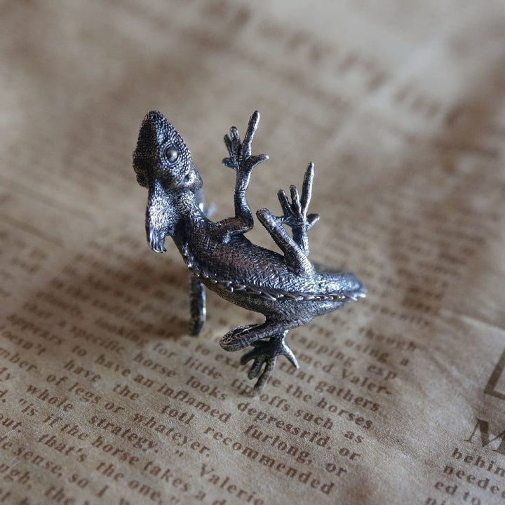 WorldNorse Verstellbarer Reptilienring mit Eidechse aus Silber
