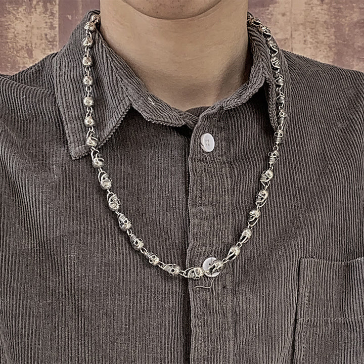 WorldNorse – Versilberte Halskette mit Totenkopf