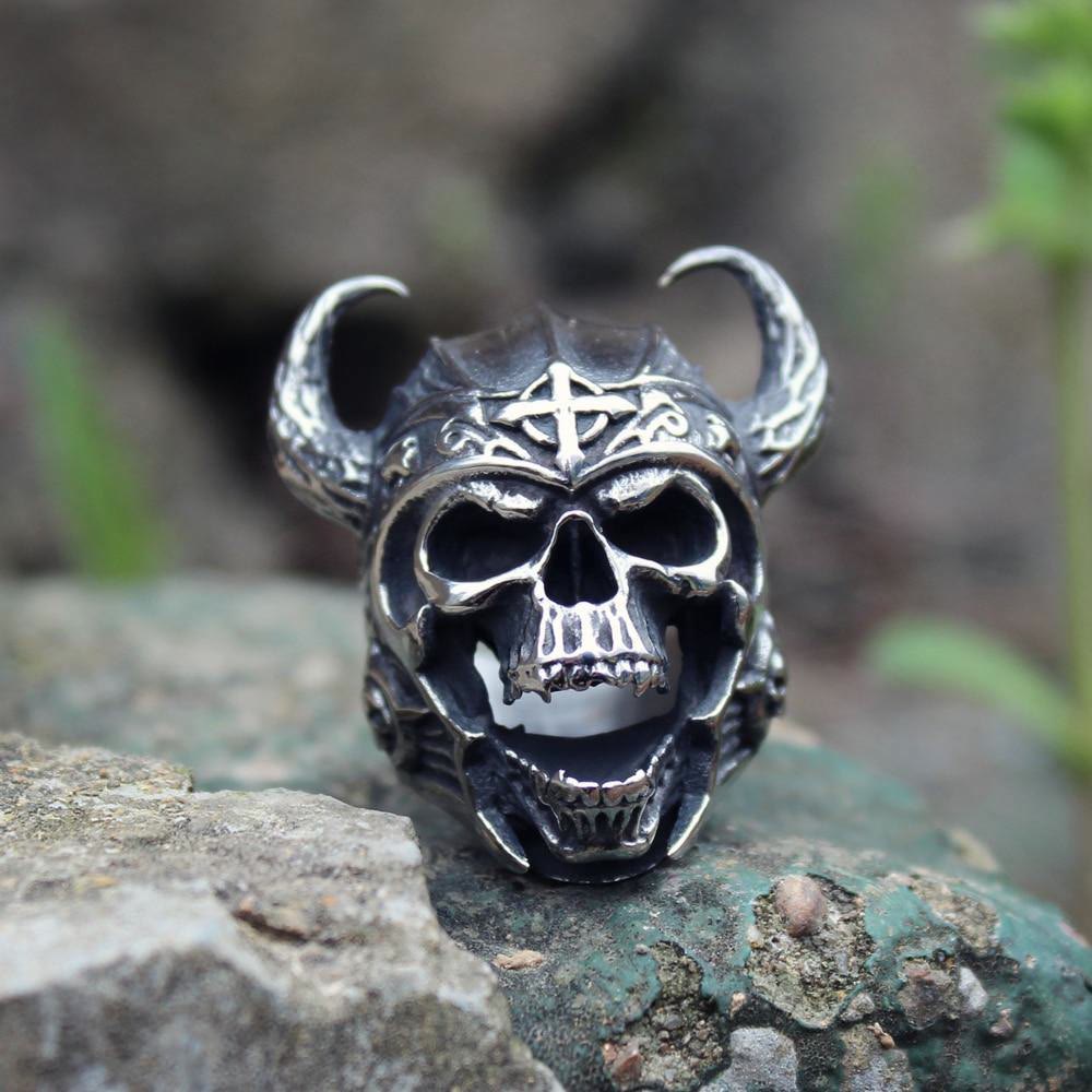 WorldNordischer Ring mit Totenkopf aus Ochsenhorn