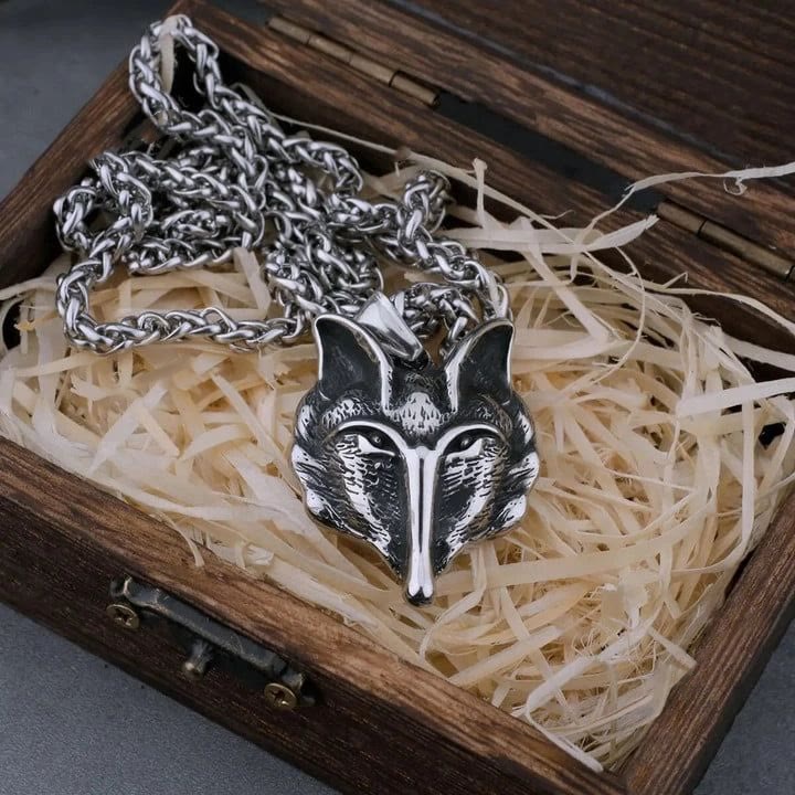 WorldNorse Wolf -Halskette aus Titanstahl