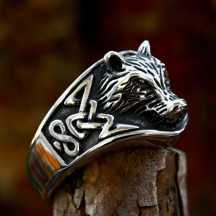 WeltNordischer dominanter Wolf