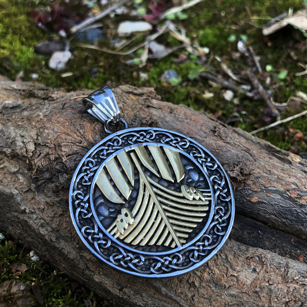 WorldNorse Wikinger-Kriegsschiff-Halskette mit Keltischer Knoten