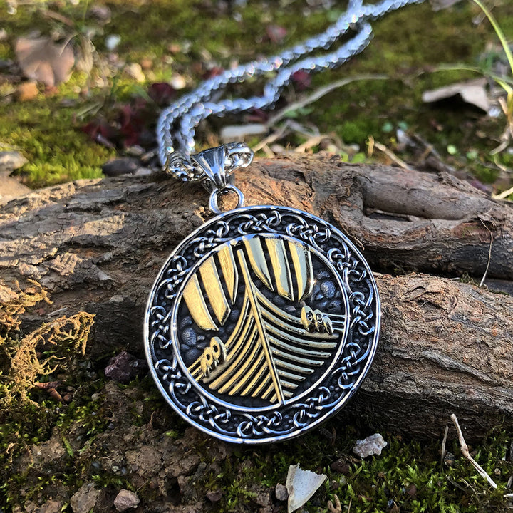 WorldNorse Wikinger-Kriegsschiff-Halskette mit Keltischer Knoten