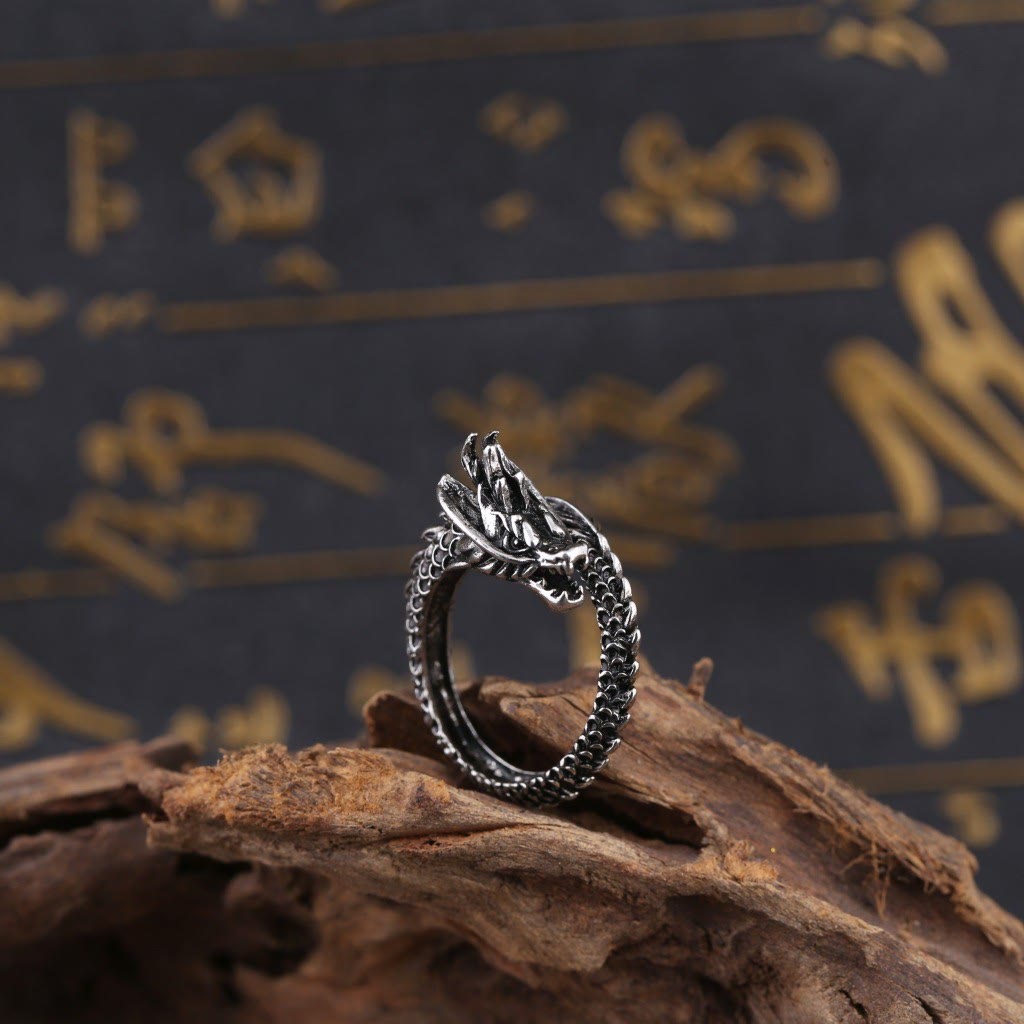 WorldNorse Drachenring aus dunklem Stahl und Silber