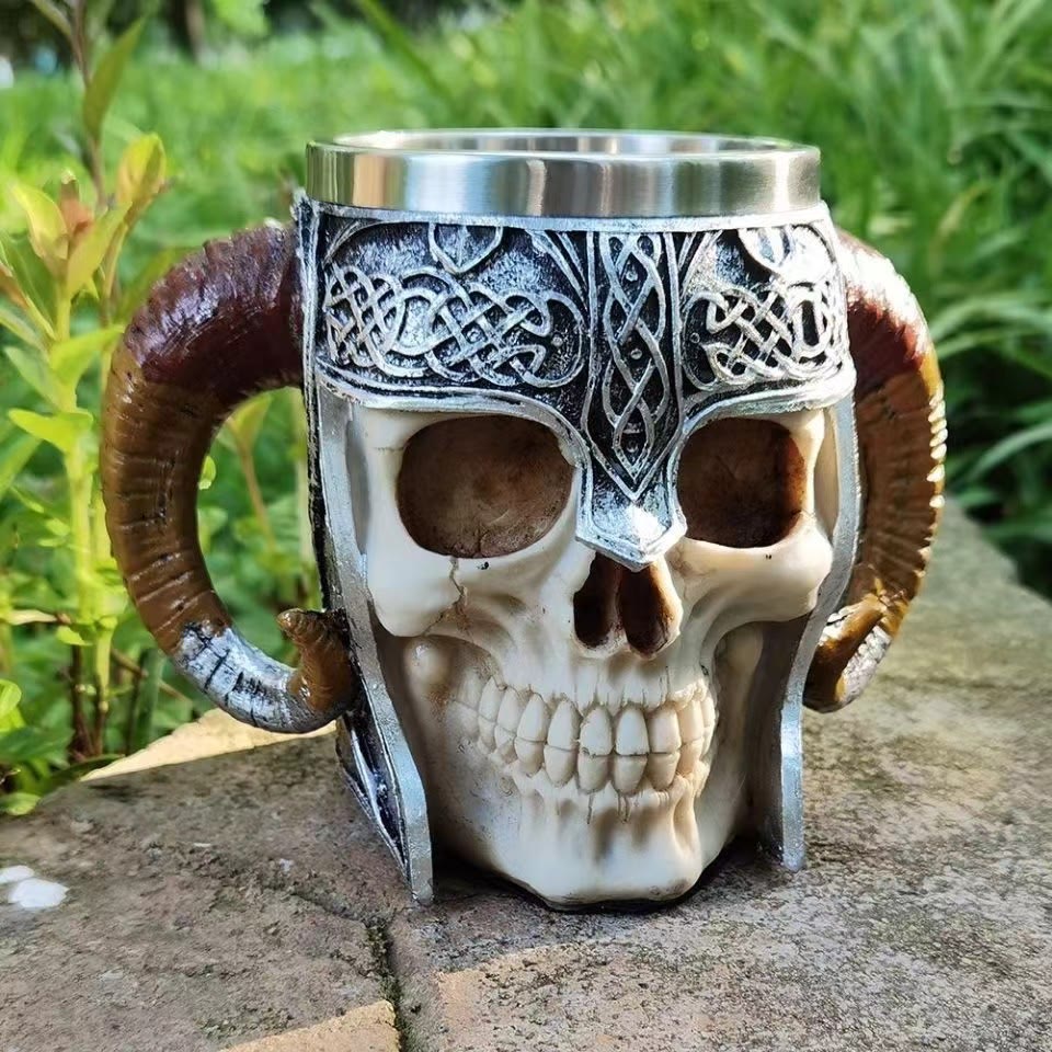 WorldNorse Bierkrug mit Totenkopf und gekreuzten Knochen