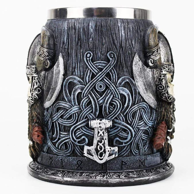 WorldNorse Mjölnir Totenkopf mit gehörntem Helm Krug