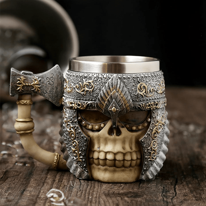 Tasse mit nordischem Wikinger-Totenkopf-Krieger