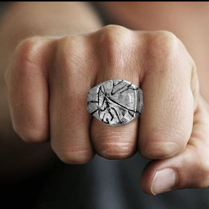 WorldNorse Retro-Ring aus Edelstahl mit rissiger Steinstruktur