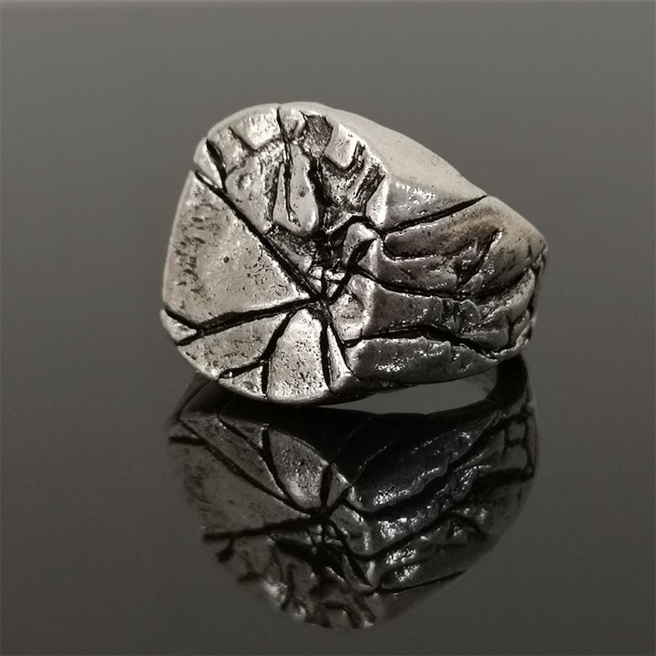 WorldNorse Retro-Ring aus Edelstahl mit rissiger Steinstruktur