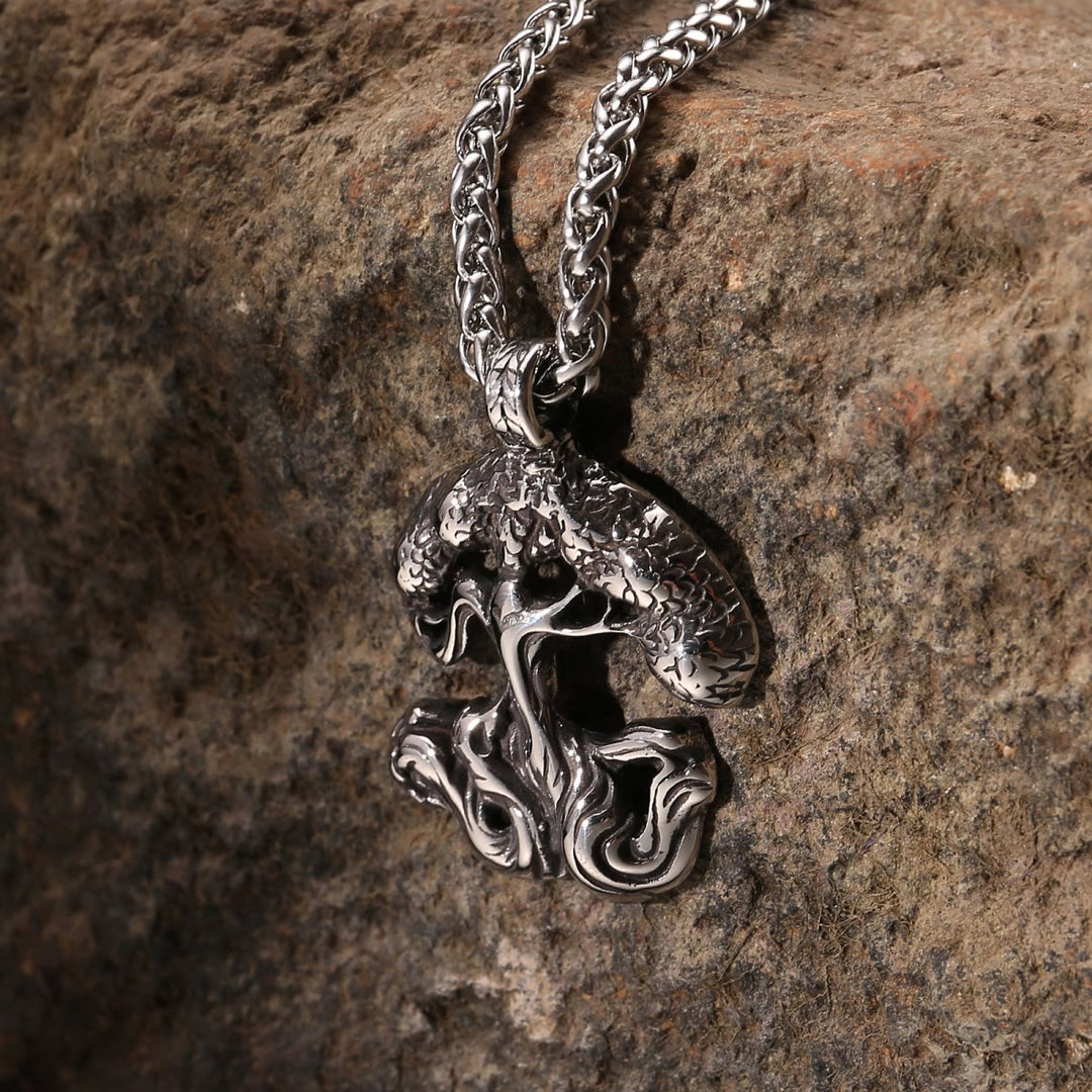 WorldNorse Wikinger bewachen die Halskette des Lebensbaums