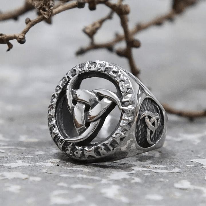 WorldNordischer Ring mit dem Dreifaches Horn von Odin