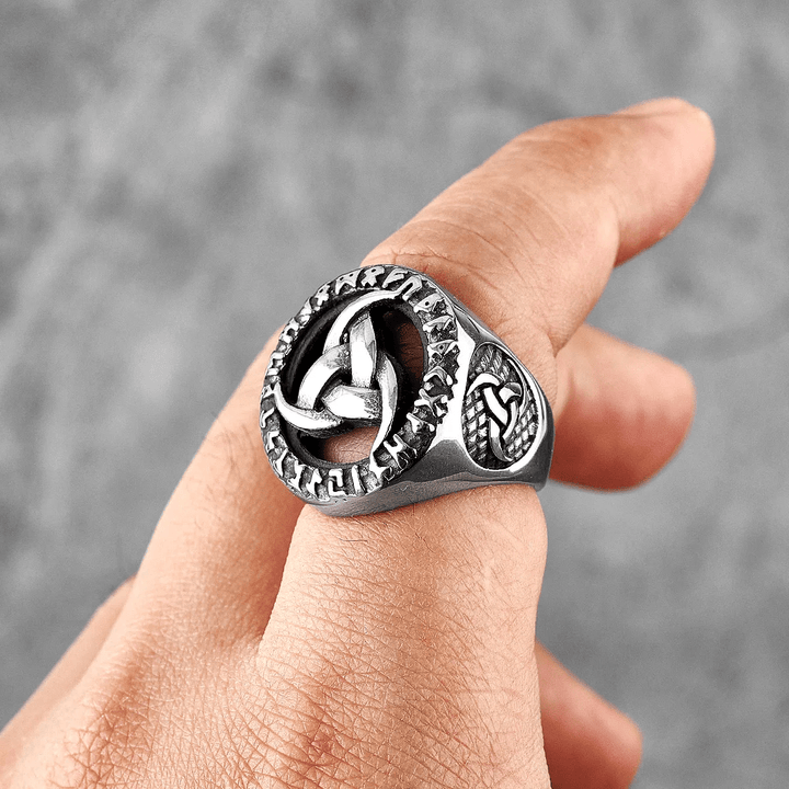 WorldNordischer Ring mit dem Dreifaches Horn von Odin