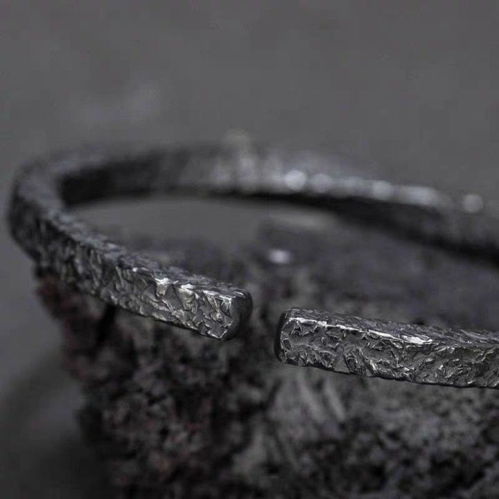 WorldNorse Flowing Fire Verstellbares Armband/Ring mit Goldeinlage - image 13