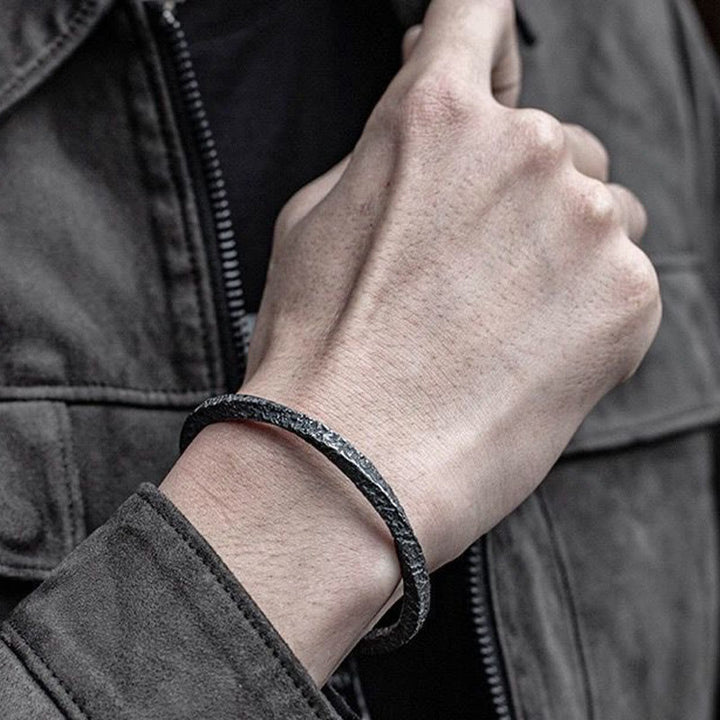 WorldNorse Flowing Fire Verstellbares Armband/Ring mit Goldeinlage - image 9