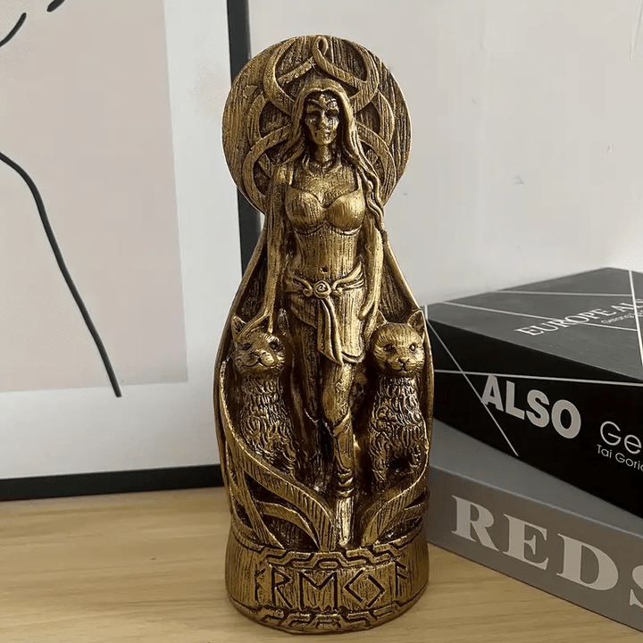 WorldNorse Freya Altarskulptur der nordischen Göttin - image 4