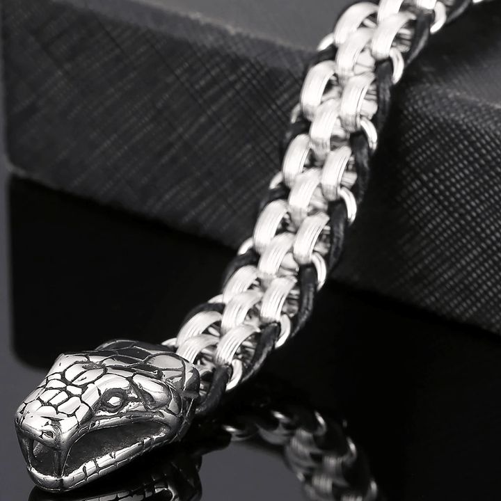 WorldNorse Geflochtenes Lederarmband mit Schlangenkopfschnalle
