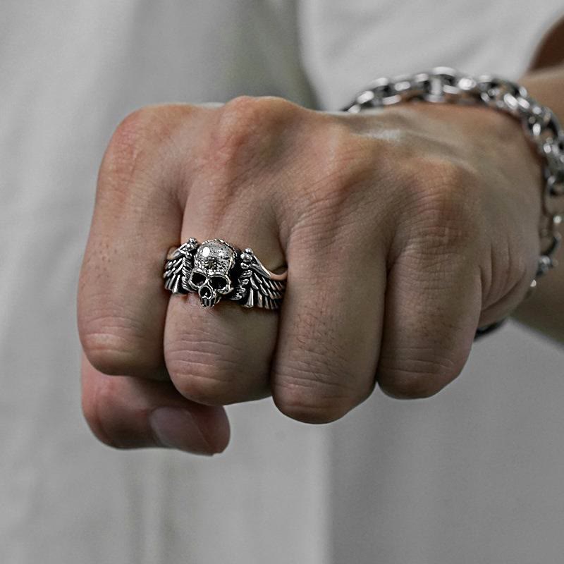 WorldNorse Skelettkopf mit Flügelring