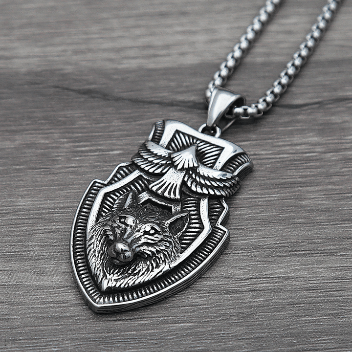 WorldNorse Halskette mit fliegendem Raven Wolf -Schild
