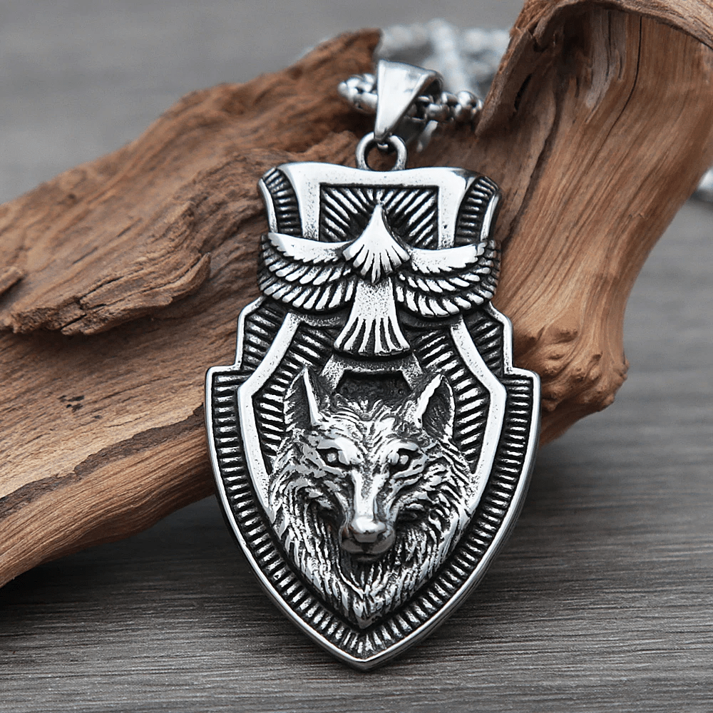 WorldNorse Halskette mit fliegendem Raven Wolf -Schild