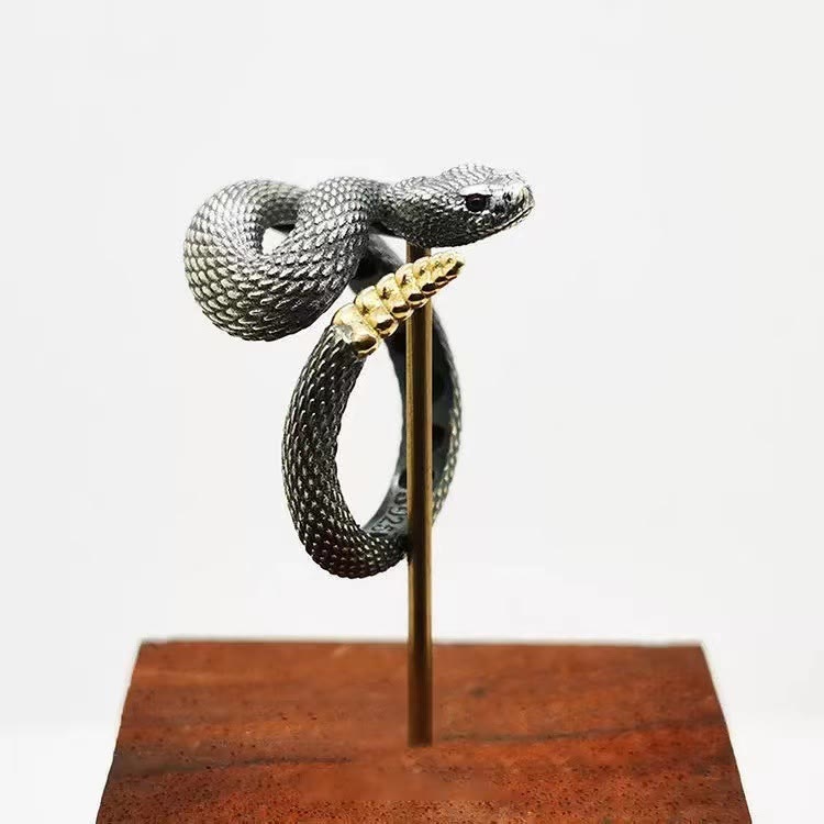 WorldNorse Vintage Klapperschlange verstellbarer Ring