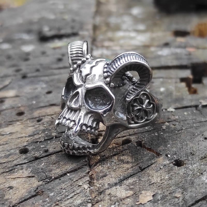 WorldNorse Occult Ziegenhorn Vampir Totenkopf Ring
