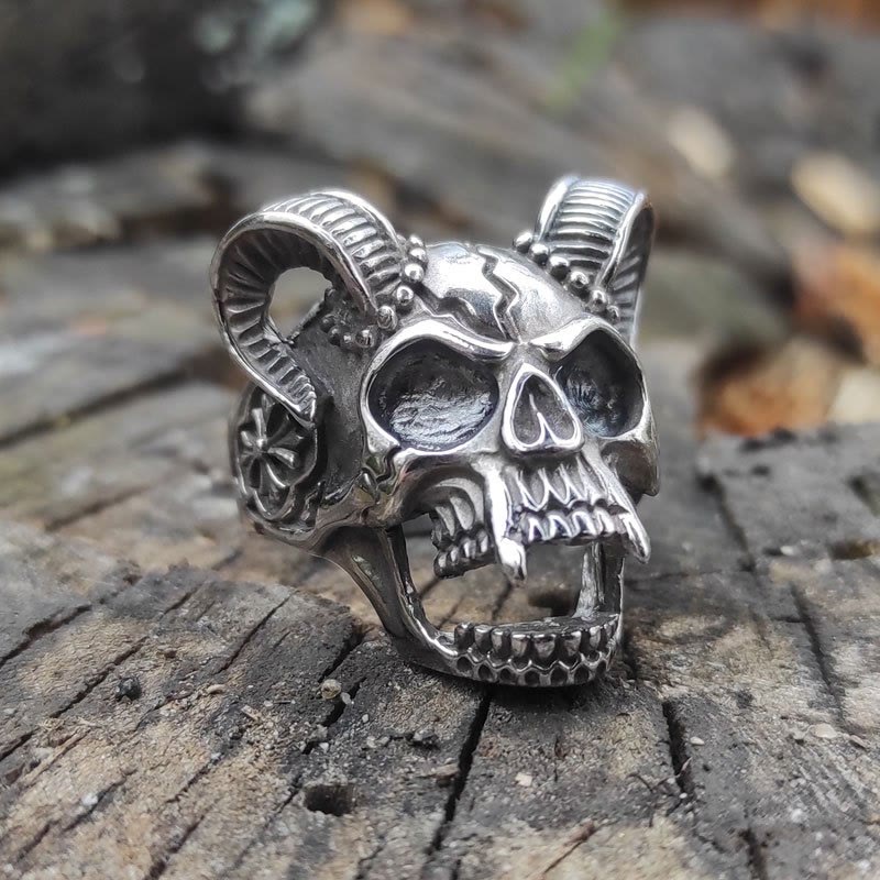 WorldNorse Occult Ziegenhorn Vampir Totenkopf Ring